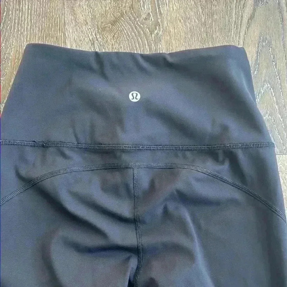 Lululemon Leggings.  Black.  Women’s size 6. - Picture 6 of 6
